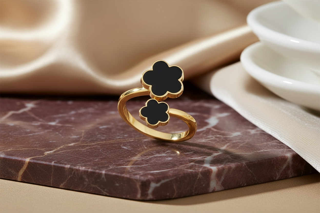 Clover Ring