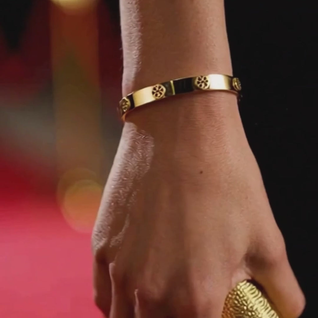 Elegance Charm Armbandet
